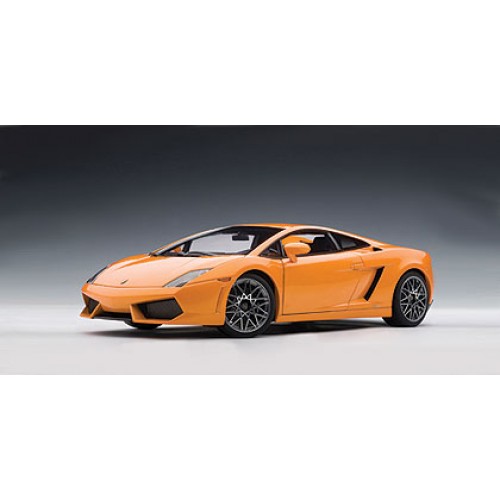 Autoart - Car Scale Models - 1 18 Lamborghini Gallardo LP560-4